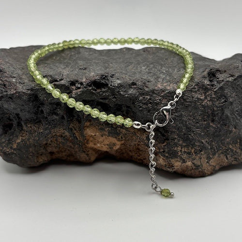 Peridot Tiny Stone Bracelet