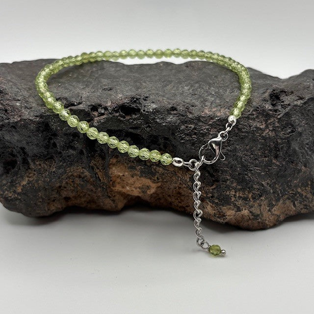 Peridot Tiny Stone Bracelet